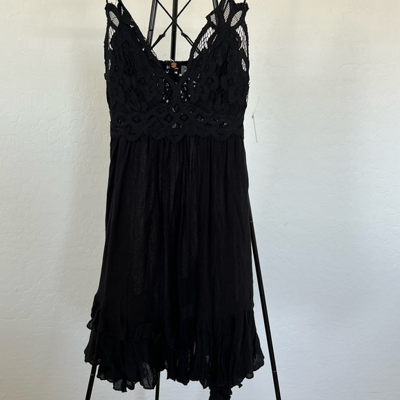 NEW BLACK FREE PEOPLE - Picture 3 of 4